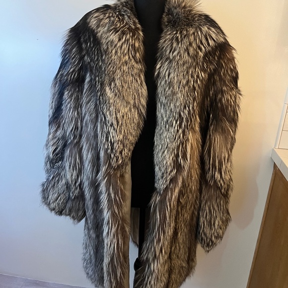 SCF Fur coat - Picture 1 of 3